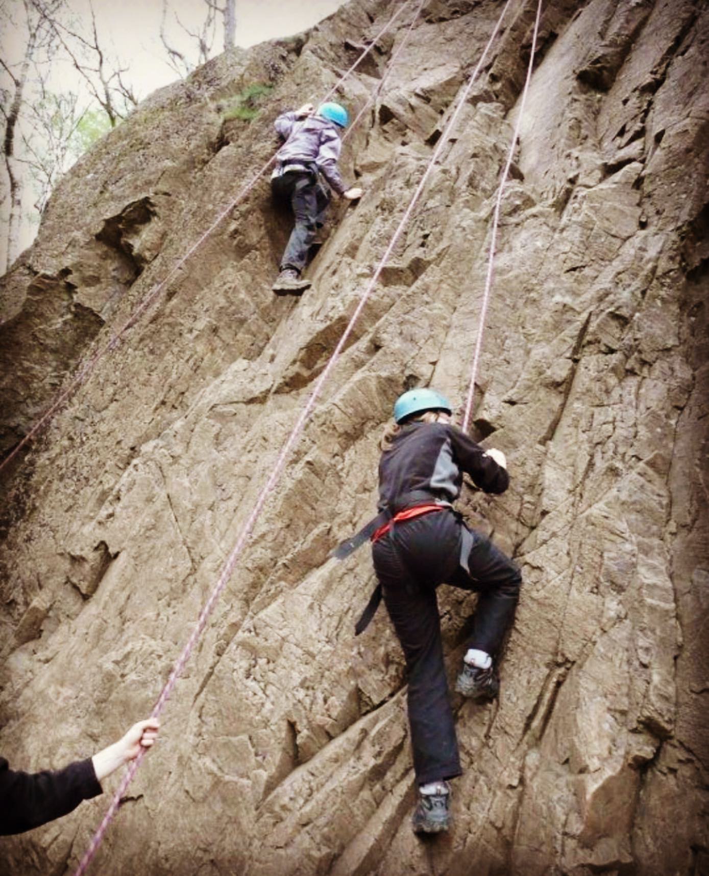 Spaces rock climbing and abseiling in the Peak District on 29th August! More info and booking at www.wilderness-development.com, link in our bio 🧗‍♀️⛰🧗‍♀️
.
.
.
#wildernessdevelopment #smallbusiness #rockclimbing #climbing #scrambling #abseiling #trysomethingnew #peakdistrict #peakdistrictnationalpark #peakdistrictclimbing #mountainsfellsandhikes #roamtheuk #outdoorpursuits #outdooradventures #outdooractivities #nationalparksuk #booknow