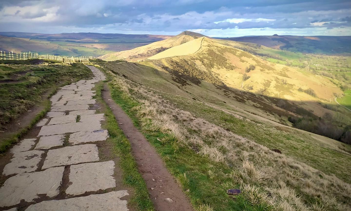 Sunshine in the Hope Valley ⛰☀️⛰
.
.
.
#wildernessdevelopment #peakdistrict #hopevalley #expeditions #navigationtraining #lovemyoffice #outdooroffice  #hikingadventures #ukhikingofficial #hiking #hikersuk #mapmyhike #outdoorhikingculture #mountainsfellsandhikes #dukeofedinburgh #dukeofedinburghaward #dukeofedinburghgold #dofe #dofegold #dofeaward #youthexpedition #outdooreducation #outdoorpursuits #outdooradventures #outdooractivities